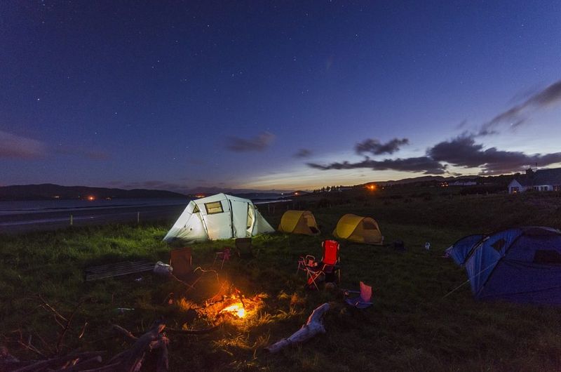 campamento de noche
